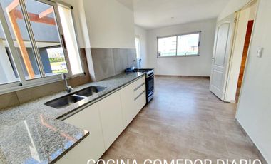 Casa en alquiler en Araucarias, Puertos del Lago, Escobar