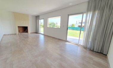 Casa en alquiler en Araucarias, Puertos del Lago, Escobar