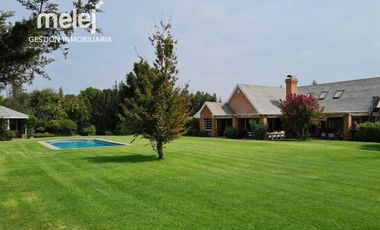 Venta Maravillosa Casa Estilo Georgian en Condominio, Buin