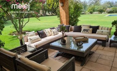 Venta Maravillosa Casa Estilo Georgian en Condominio, Buin