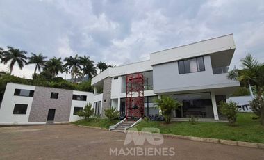 finca en arriendo en copacabana. Cod A63913