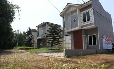 Dijual cepat rumah 2 lantai harga 1 lantai dekat pemda cibonong dan stasiun cilebut