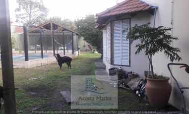 MANUELITA DE ROSAS 1700