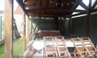 MANUELITA DE ROSAS 1700