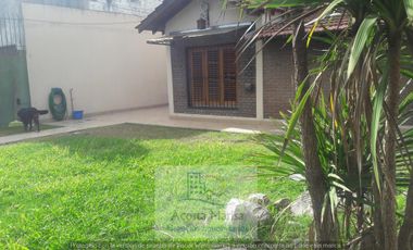 MANUELITA DE ROSAS 1700