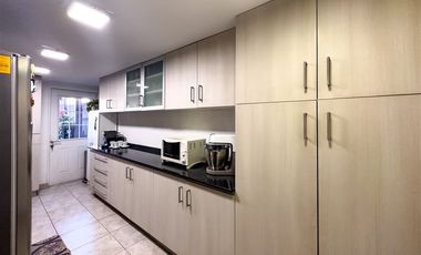 Venta 4d y 4b Chicureo Los Robles J.Rabat