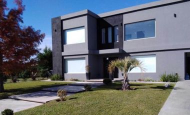 Venta de casa en el Barrio de los Talas