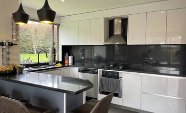 casa en venta en macadamia. Cod V8408342