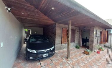 Casa en venta en Ezpeleta Este