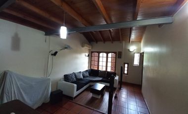 Casa en venta en Ezpeleta Este