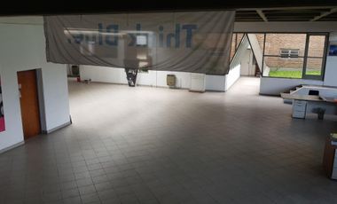 INMEJORABLE EDIFICIO COMERCIAL O INDUSTRIAL DE 13.500 M2  PARA EMPRESA O INDUSTRIA