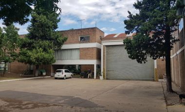 INMEJORABLE EDIFICIO COMERCIAL O INDUSTRIAL DE 13.500 M2  PARA EMPRESA O INDUSTRIA