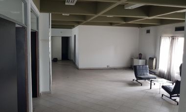 INMEJORABLE EDIFICIO COMERCIAL O INDUSTRIAL DE 13.500 M2  PARA EMPRESA O INDUSTRIA