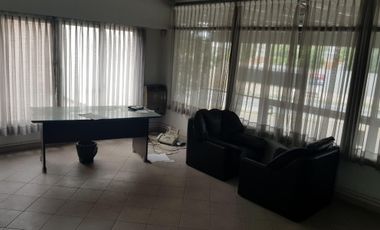 INMEJORABLE EDIFICIO COMERCIAL O INDUSTRIAL DE 13.500 M2  PARA EMPRESA O INDUSTRIA