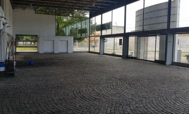 INMEJORABLE EDIFICIO COMERCIAL O INDUSTRIAL DE 13.500 M2  PARA EMPRESA O INDUSTRIA