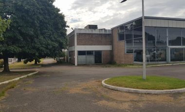 INMEJORABLE EDIFICIO COMERCIAL O INDUSTRIAL DE 13.500 M2  PARA EMPRESA O INDUSTRIA