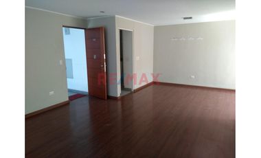 Alquilo Hermoso Y Amplio Departamento En Las Lomas De La Molina - 1Er Piso - 4 Dorm - 2 Estac