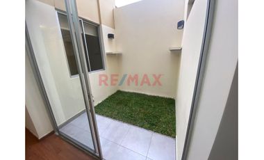 Alquilo Hermoso Y Amplio Departamento En Las Lomas De La Molina - 1Er Piso - 4 Dorm - 2 Estac