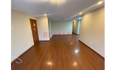 Alquilo Hermoso Y Amplio Departamento En Las Lomas De La Molina - 1Er Piso - 4 Dorm - 2 Estac