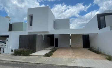 Casa en Conkal en venta Privada Praderas del Mayab con recámara en PB
