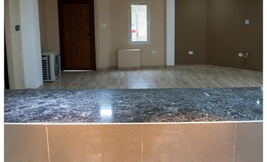 Casa totalmente resta