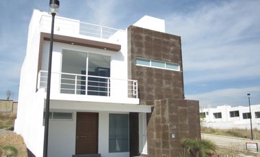 CASA EN RENTA EN LOMAS DE ANGELOPOLIS PUEBLA