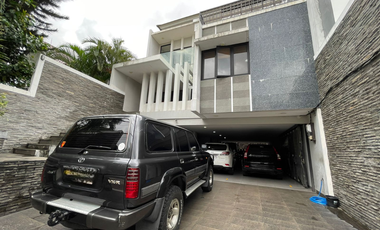 Dijual Rumah 3 lantai siap huni di Pondok Indah, Jakarta Selatan