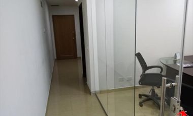 oficina en venta en el poblado. Cod V3446