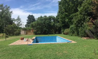 Casa quinta con Galpón. Junín.