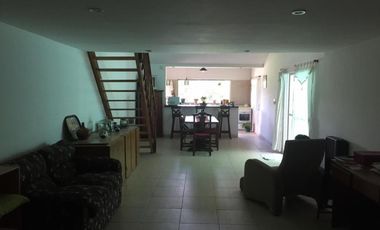 Casa quinta con Galpón. Junín.