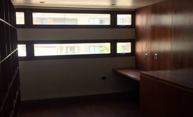 ARRIENDO ESTUPENDA OFICINA  EXCLUSIVA /BARRIO EL GOLF