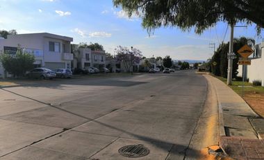 NORTE EN ALCAZAR SOBRE AV NAVARRA HERMOSA CON EXCELENTES ACABADOS