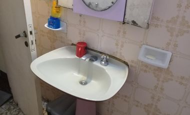 Ph fondo 4 amb amplios living cocina comedor baño 3 dormitorios escritorio patio,lavadero y terraza.