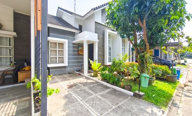 Rumah 10 menit ke Gerbang Tol BSD Barat SHM Hadap Timur J-48783