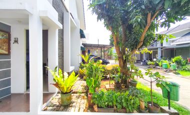 Rumah 10 menit ke Gerbang Tol BSD Barat SHM Hadap Timur J-48783