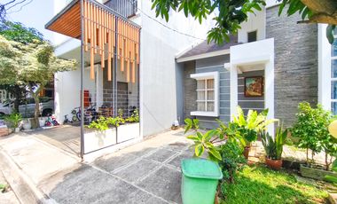 Rumah 10 menit ke Gerbang Tol BSD Barat SHM Hadap Timur J-48783