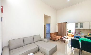 Rumah 10 menit ke Gerbang Tol BSD Barat SHM Hadap Timur J-48783