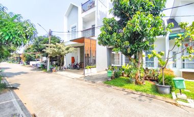 Rumah 10 menit ke Gerbang Tol BSD Barat SHM Hadap Timur J-48783