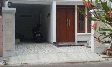 Rumah 2 lantai baru renovasi di Duren sawit Jakarta timur