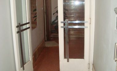 BURZACO: EXCELENTE OPORTUNIDAD.DEPTO PB AL FTE.EXCEL.UBICACION. FTE A ESTAC. 3 AMB.C/GALERIA CUB/ DEPEND. Y FDO