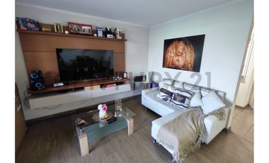 CASA EN VENTA EN COMODO CONDOMINIO DE HUECHURABA