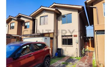 CASA EN VENTA EN COMODO CONDOMINIO DE HUECHURABA