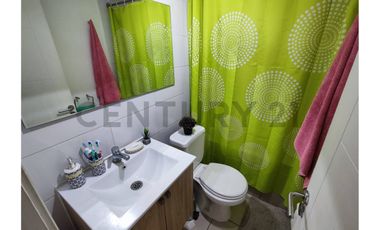 CASA EN VENTA EN COMODO CONDOMINIO DE HUECHURABA