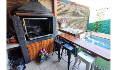 CASA EN VENTA EN COMODO CONDOMINIO DE HUECHURABA