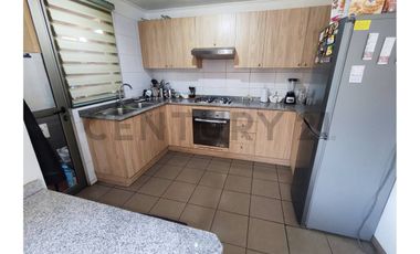 CASA EN VENTA EN COMODO CONDOMINIO DE HUECHURABA