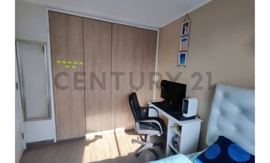 CASA EN VENTA EN COMODO CONDOMINIO DE HUECHURABA
