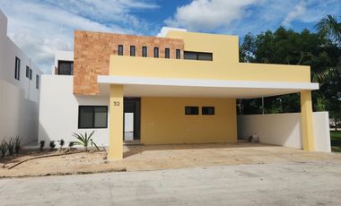 Casa en renta en privada en Temozón Norte