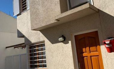 CASA VENTA VILLA SARMIENTO 4 AMBIENTES