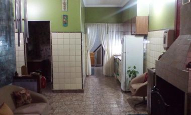 Casa 4 Amb + quincho + pileta + jardin + terraza-  VILLA BALLESTER