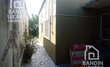 Casa en venta en Berazategui   Local   Duplex.  Se toman permutas.
